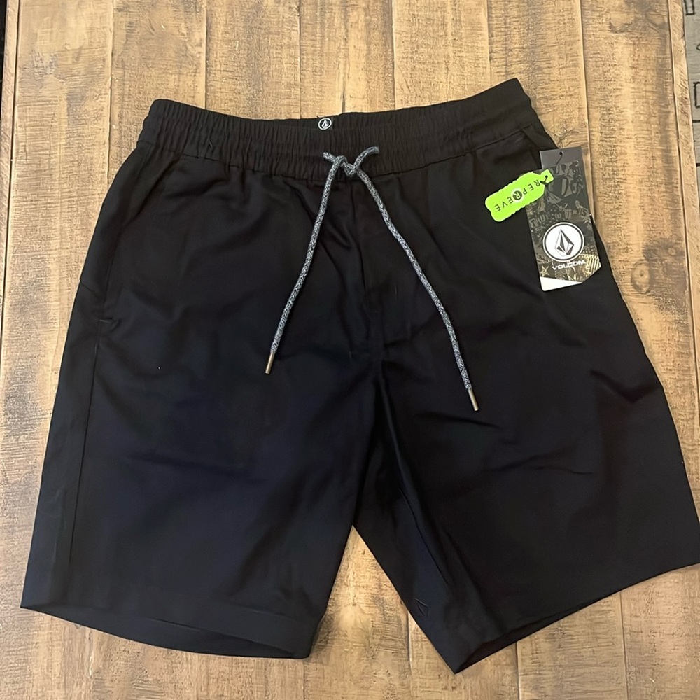 Volcom men’s (S) Frickin shorts